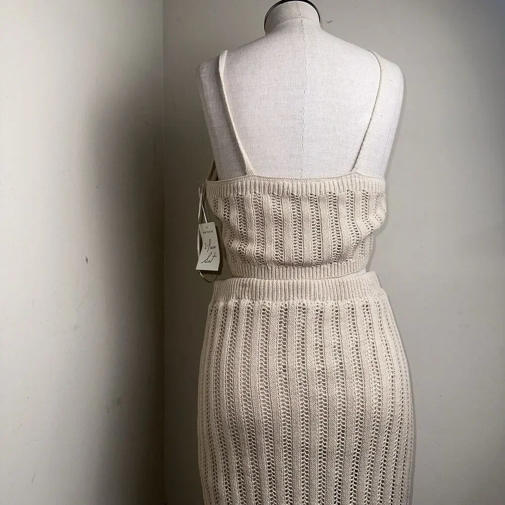 Sleeveless Crochet Knit Two-Piece Skirt Set in Cream
